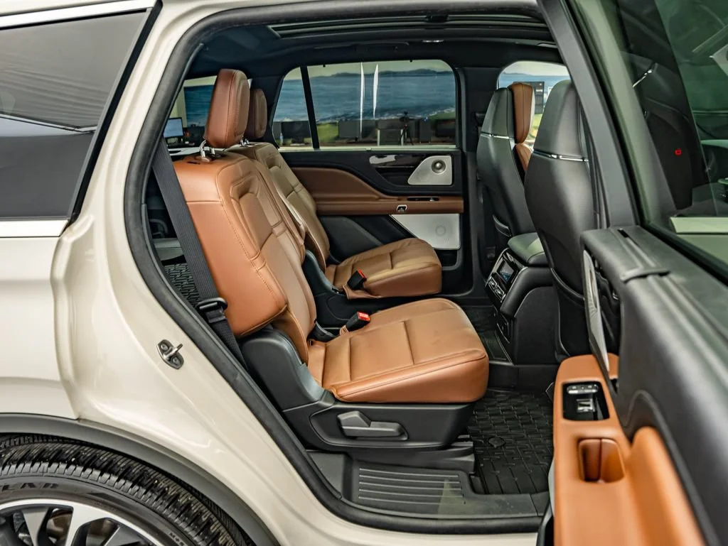 Used 2024 Ceramic Pearl Metallic Tri-Coat Lincoln Reserve image 36