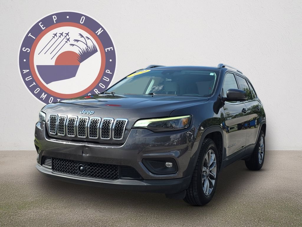 Used 2020 Gray Jeep Latitude Plus image 2