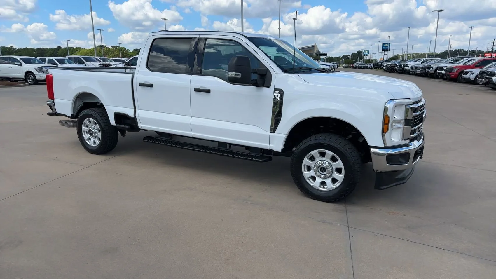 Used 2024 Oxford White Ford XLT image 3