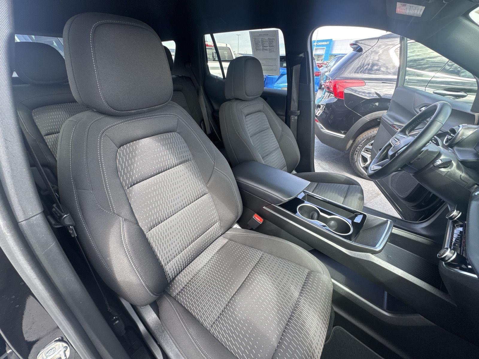 Used 2025 Mosaic Black Metallic Chevrolet LT image 16