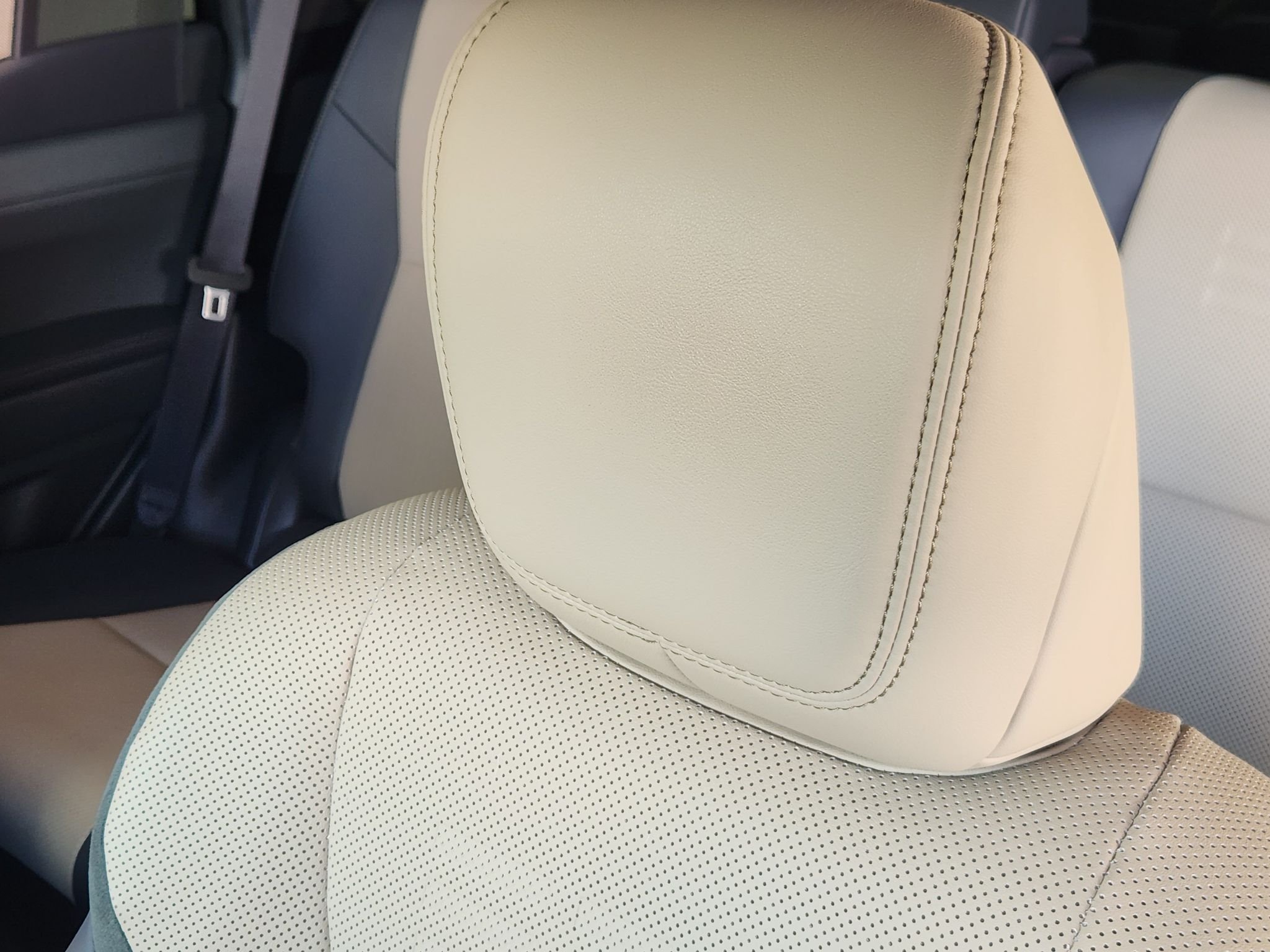 Used 2025 Earth/Black Roof Lexus Overtrail+ image 24
