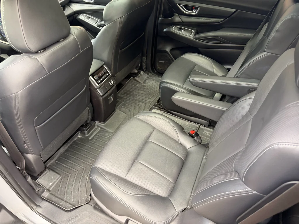 Used 2023 Ice Silver Metallic Subaru Limited image 17