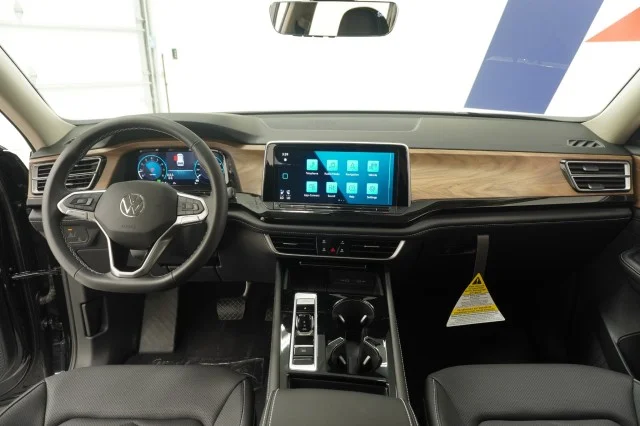 2026 Volkswagen Atlas SE w/Tech - Photo 25