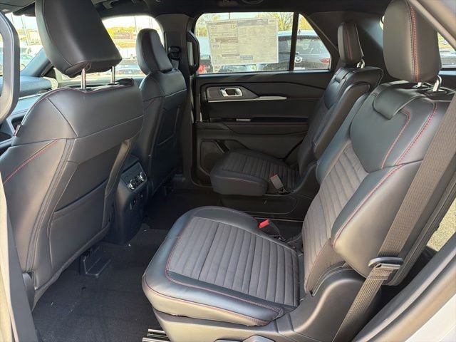 New 2026 Space White Metallic Ford ST-Line image 7