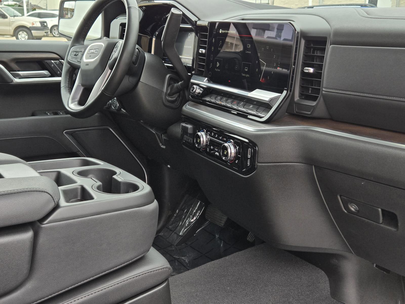 Used 2025 Summit White GMC SLT image 30