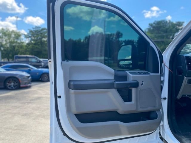 Used 2019 White Ford XL image 18