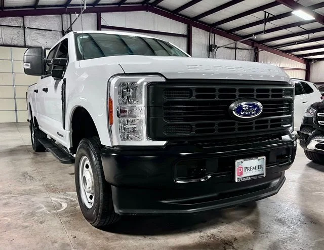 2025 Ford F-250 XL 4x4 Crew Cab 6-3/4' Box's photo