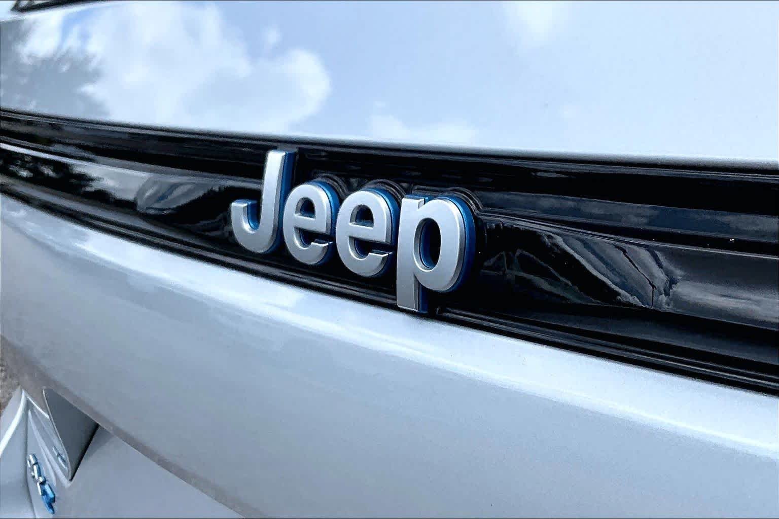 Used 2024 Silver Zynith Jeep  image 31