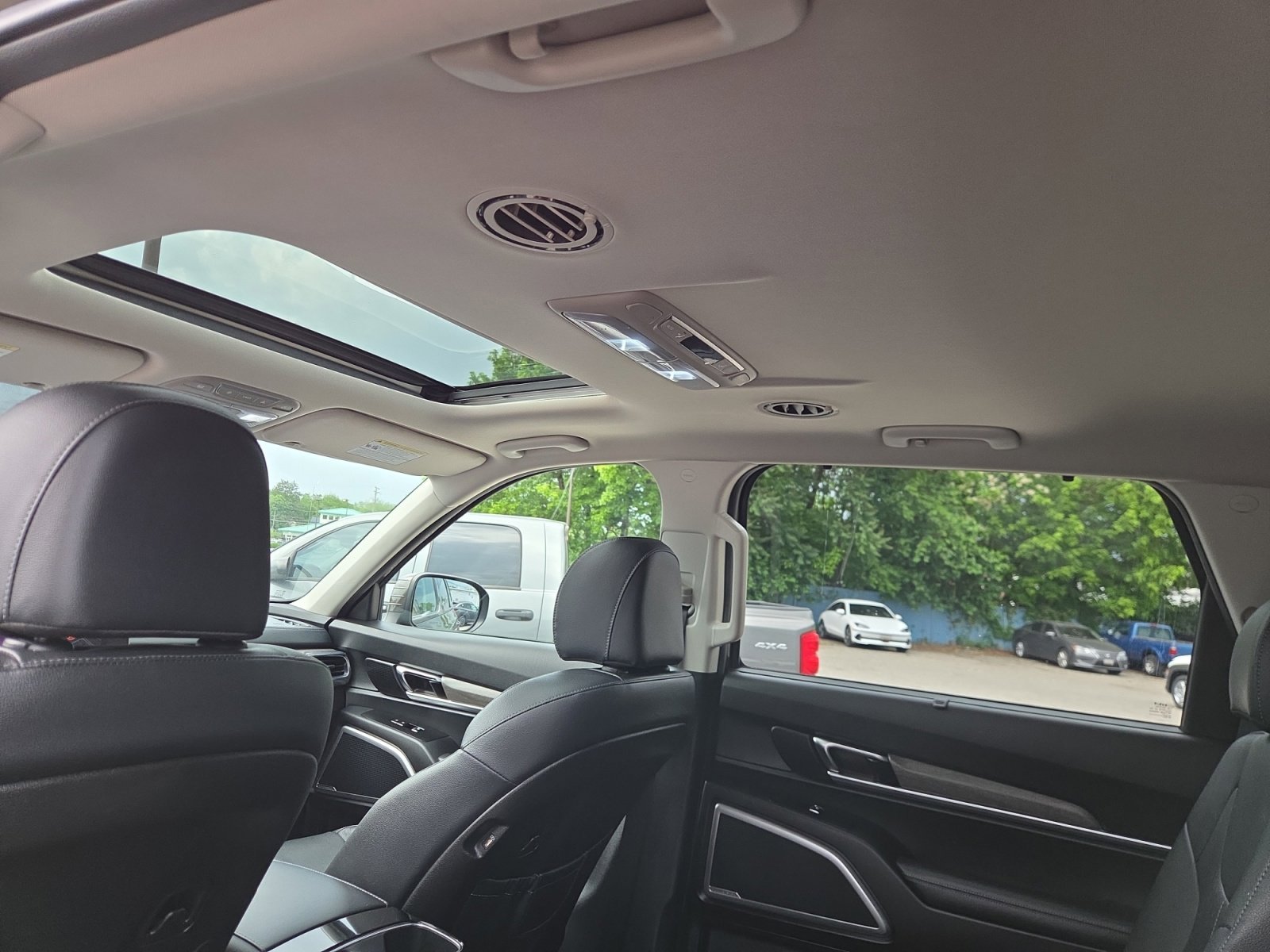 2022 Kia Telluride EX - Photo 19