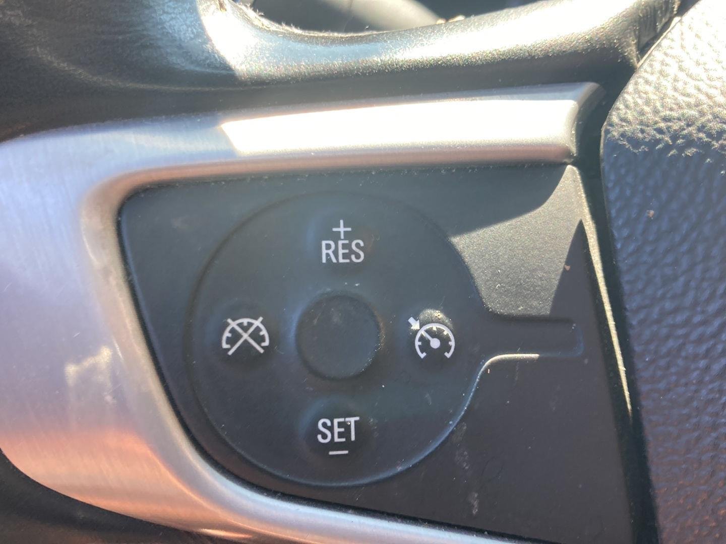 Used 2019  GMC SLE-2 image 16