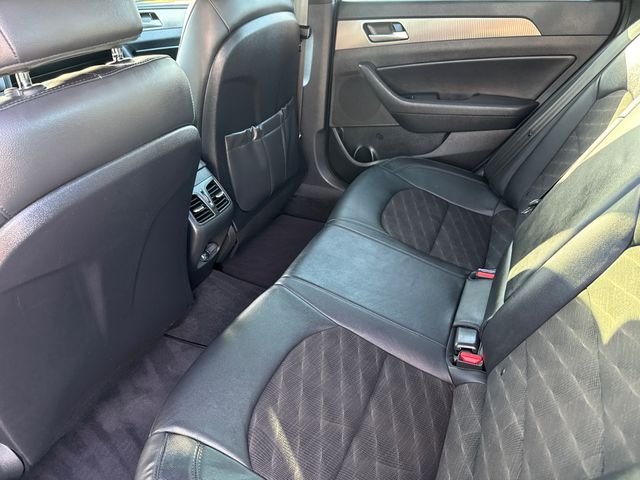 Used 2019 Blue Hyundai Sport image 17