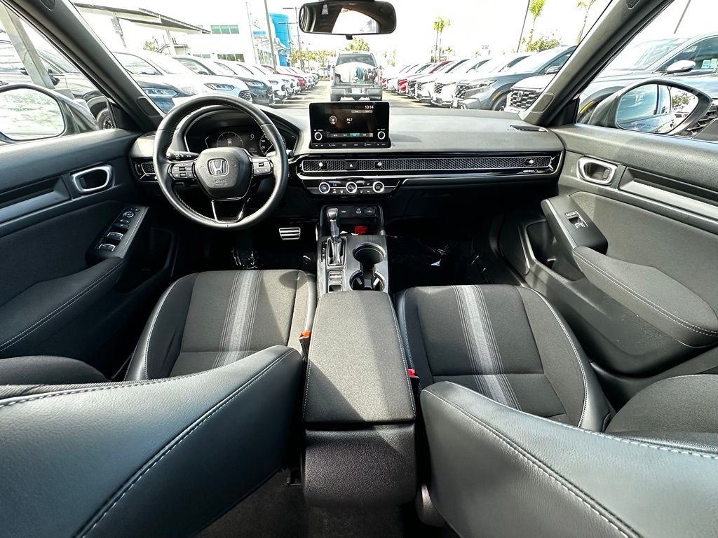 Used 2023  Honda Sport image 15