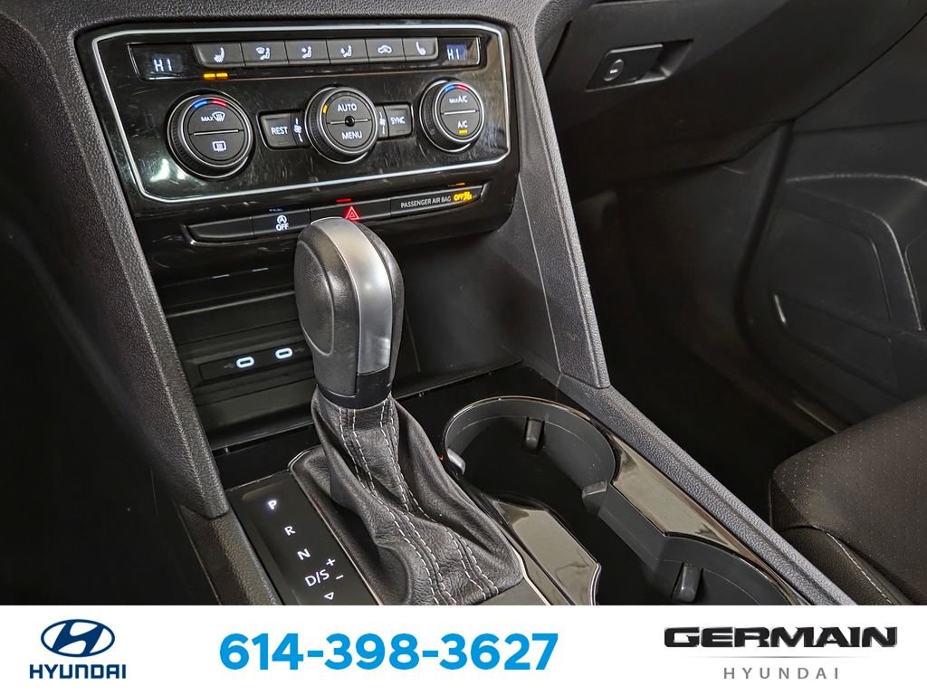 Used 2023 White Volkswagen 3.6L V6 SE w/Technology image 25