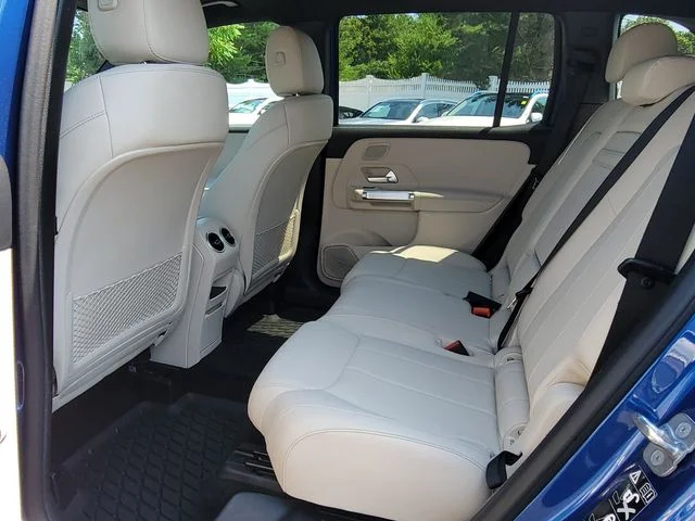 Used 2024 Blue Mercedes-Benz GLB 250 image 17