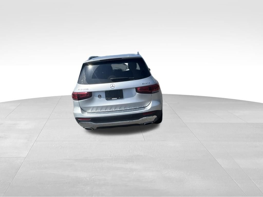 Used 2020 Silver Mercedes-Benz GLB 250 image 10