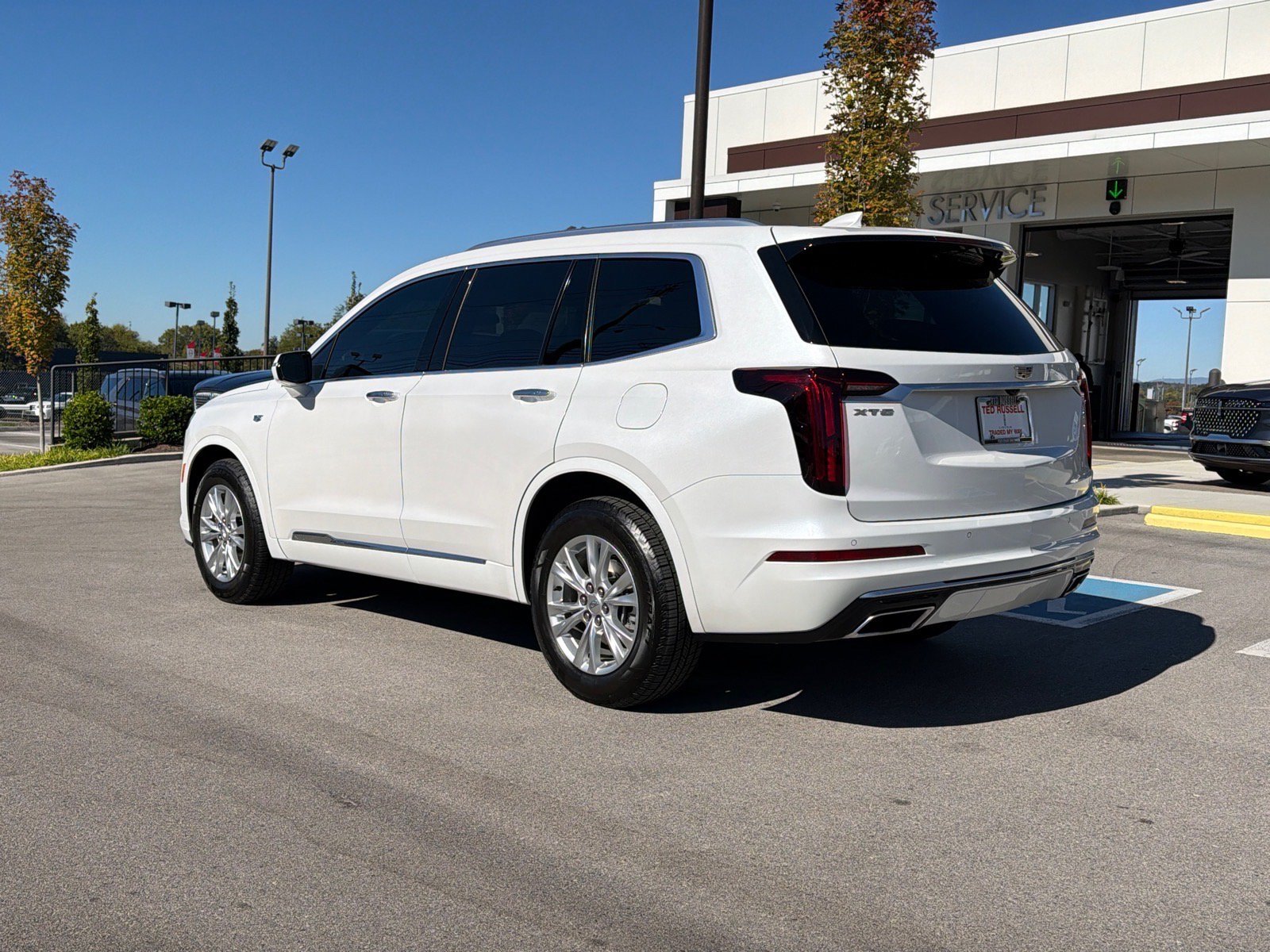 Used 2023 White Cadillac Luxury image 3
