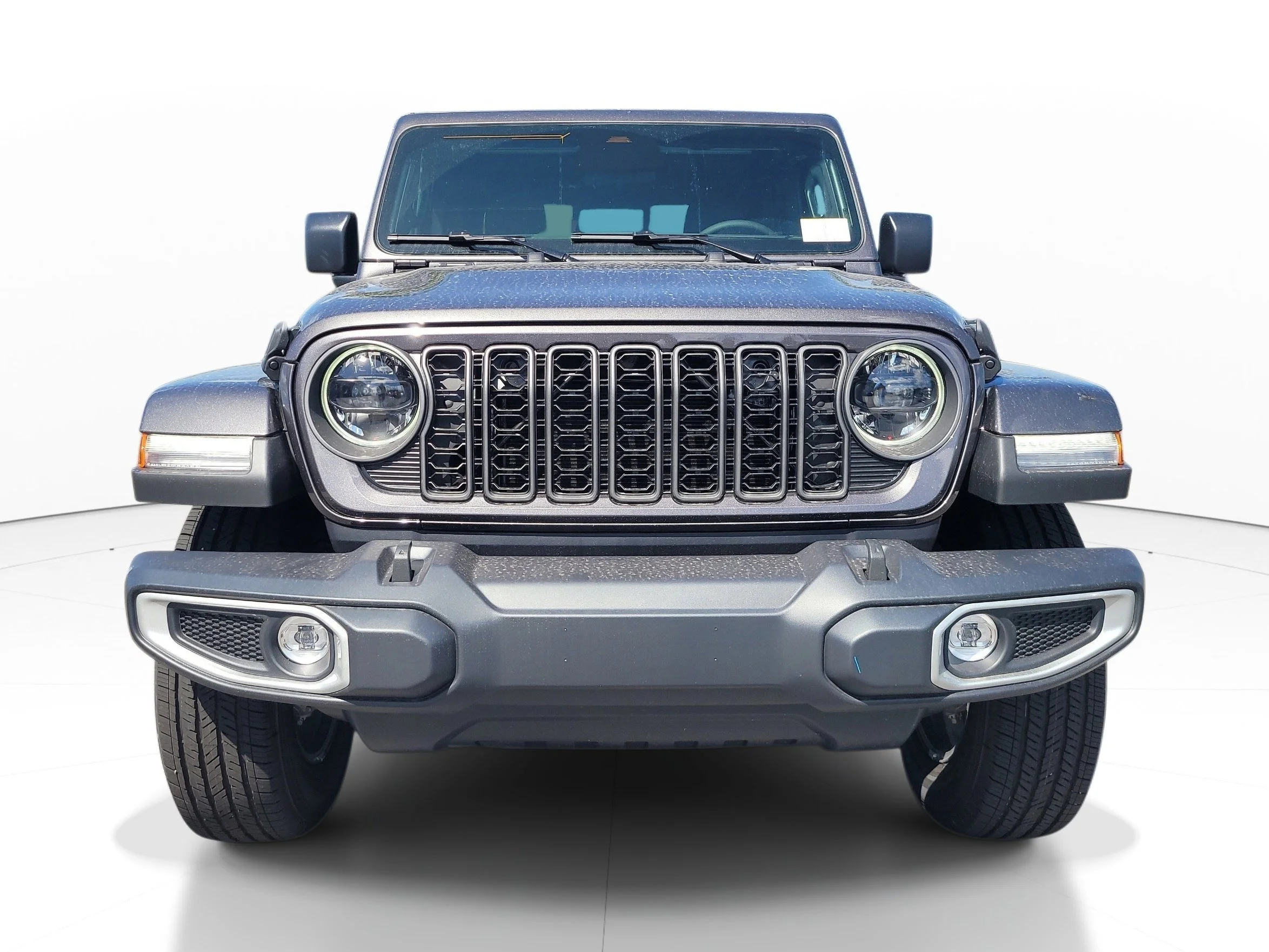 New 2026 Granite Crystal Metallic Clearcoat Jeep Sahara image 3