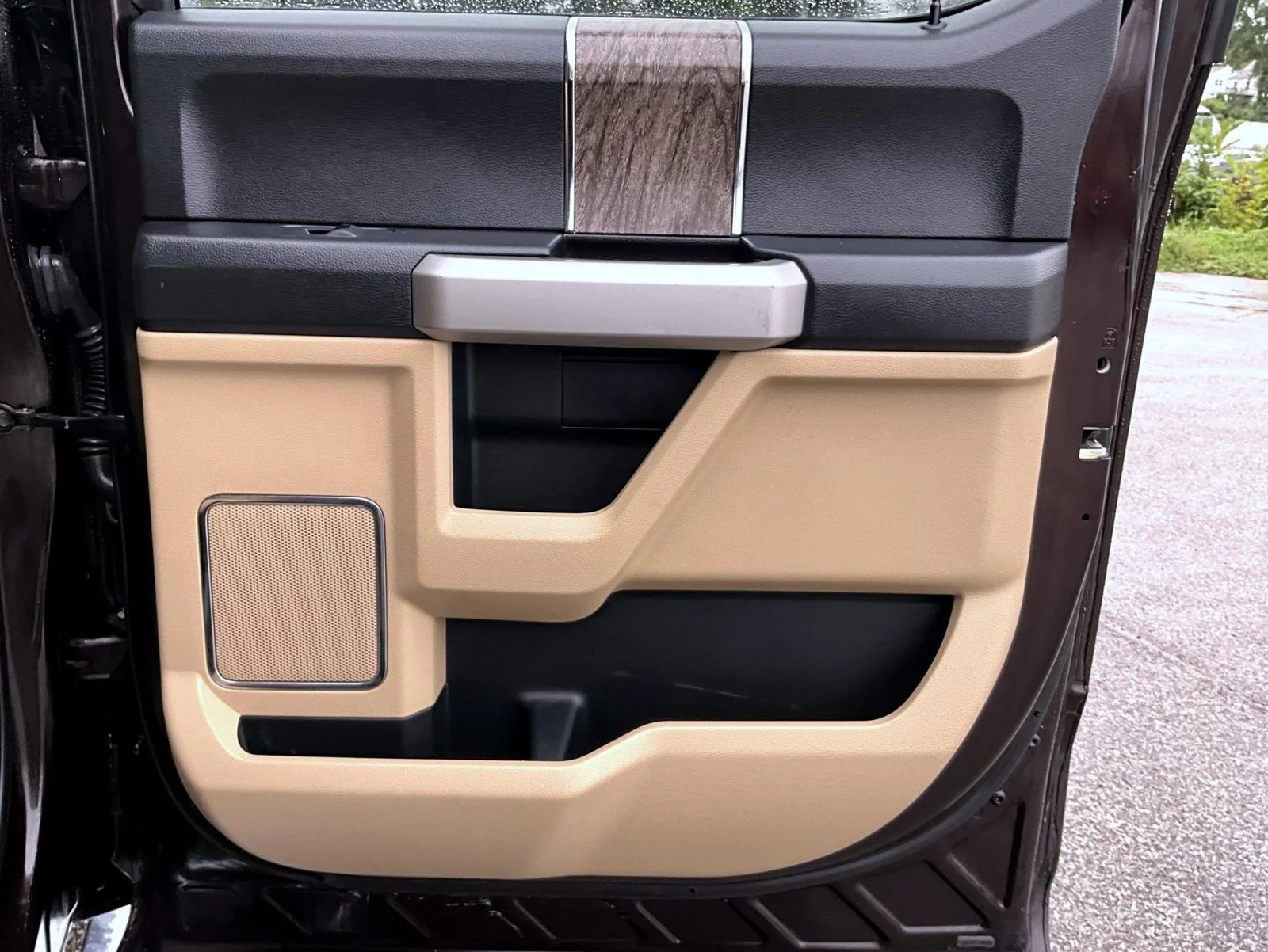 Used 2019 Red Ford Lariat image 21