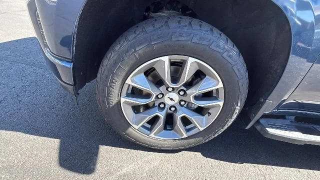Used 2019 NORTHSKY BLUE METALLIC Chevrolet RST image 9
