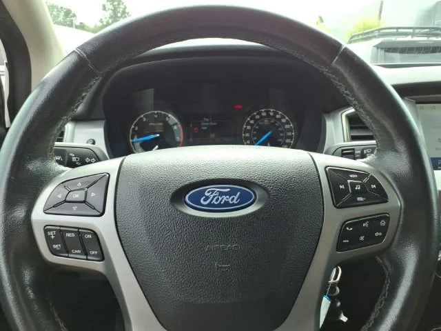 Used 2020 Silver Ford XLT image 22