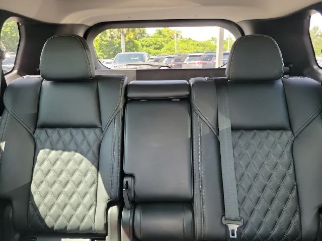 Used 2023  Mitsubishi SEL image 29