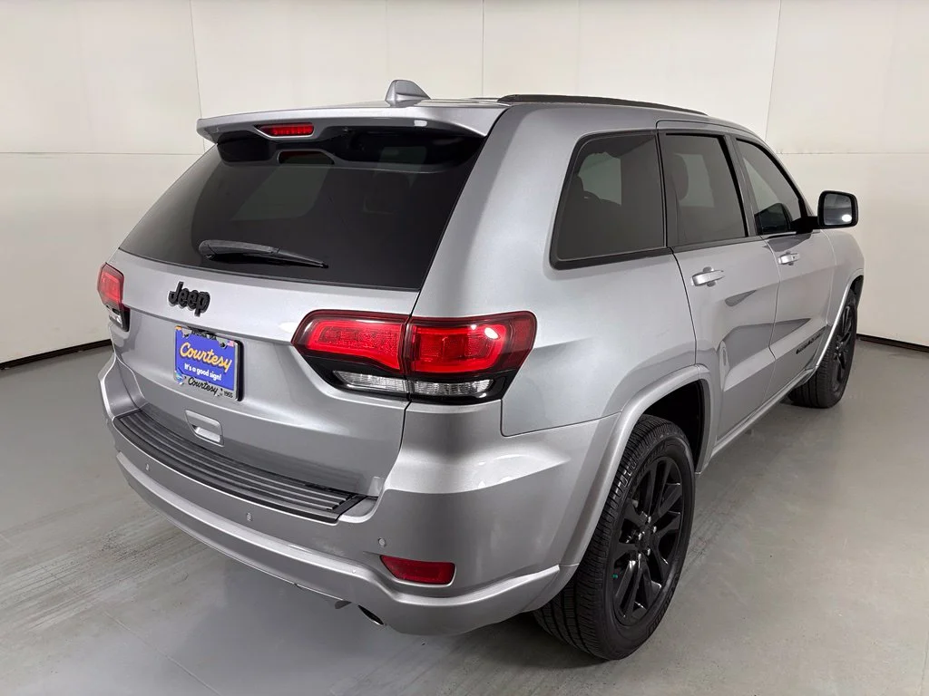 Used 2021 Silver Jeep Laredo X image 8