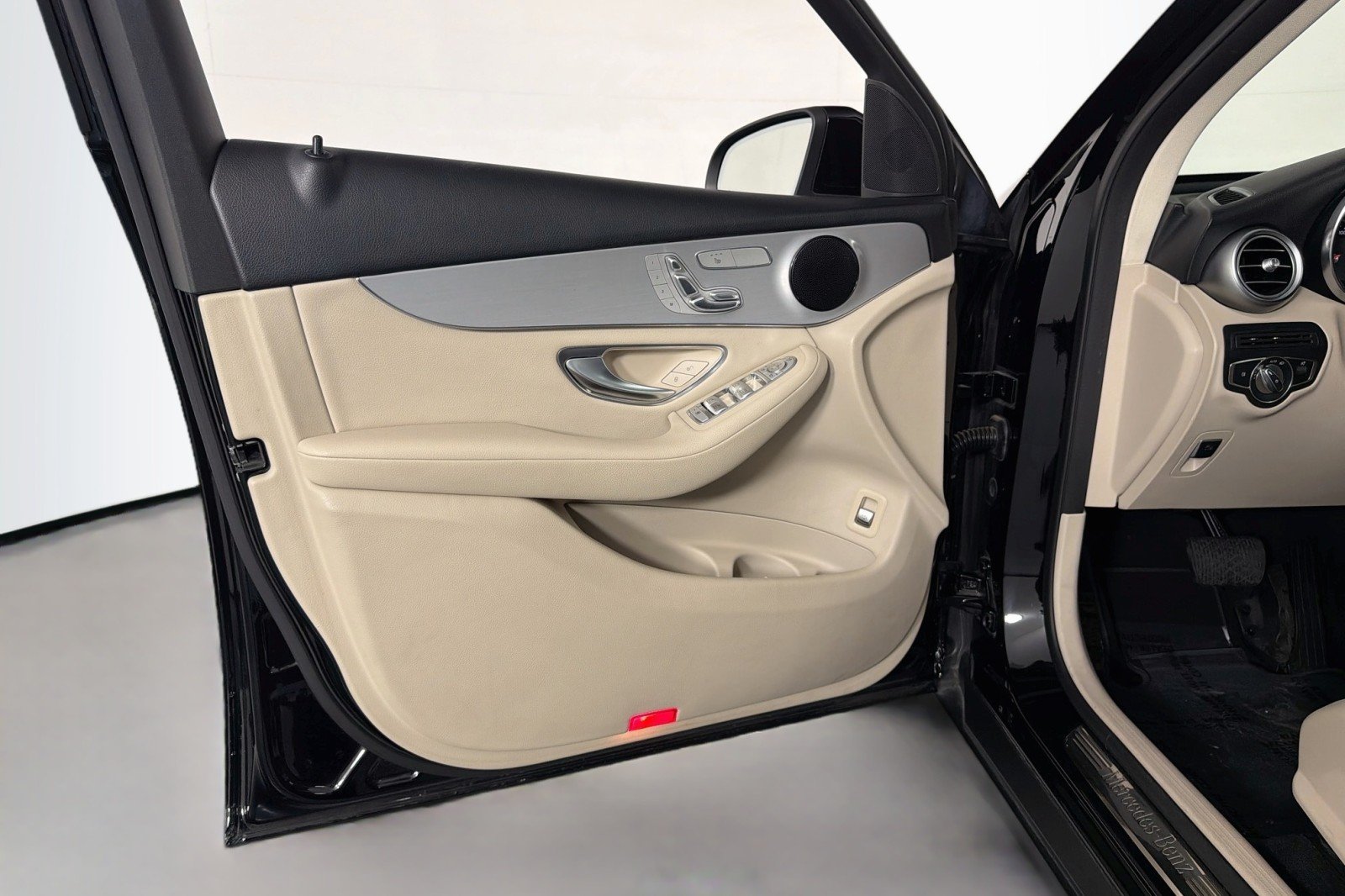 Used 2021 Black Mercedes-Benz 300 image 21