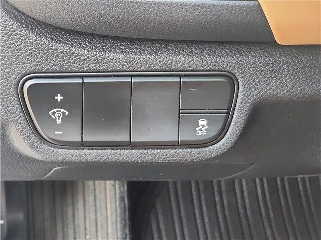 Used 2024 White KIA SX (DCT) All-Wheel Drive image 12