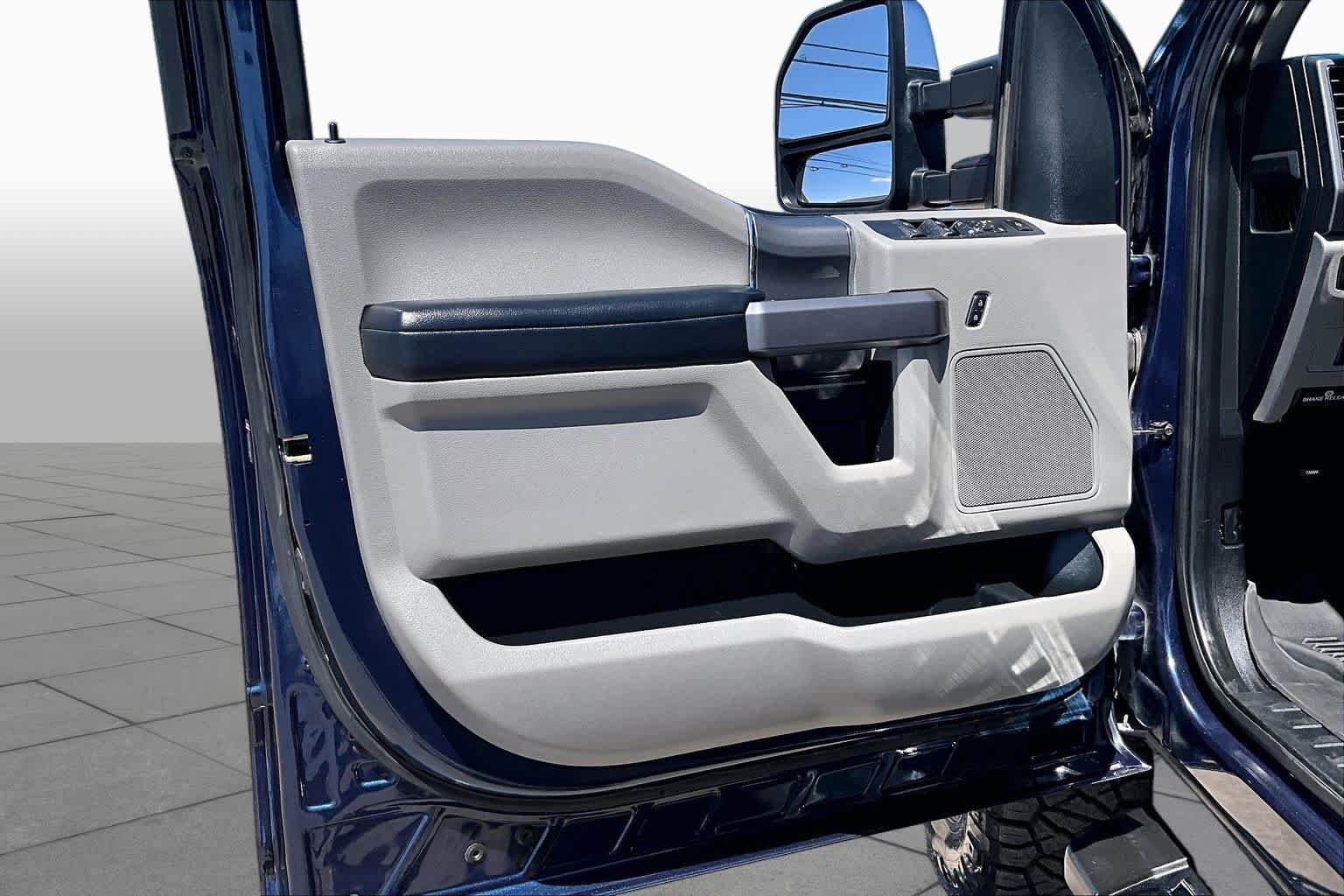 Used 2019 Blue Jeans Ford XLT image 20