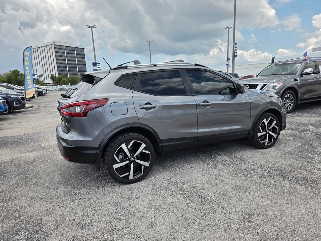 Used 2021 Gun Metallic Nissan SL image 15