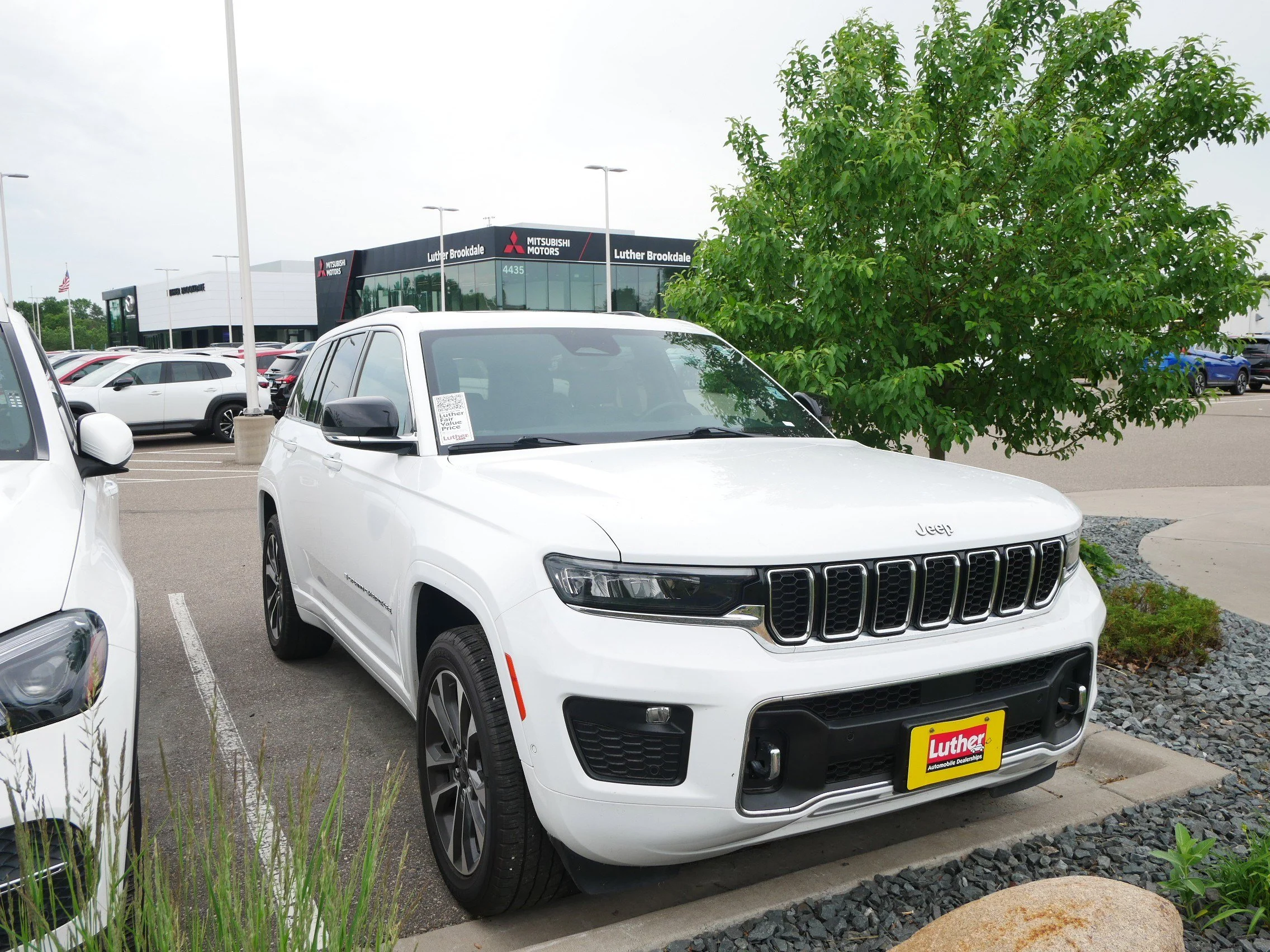 2022 Jeep Grand Cherokee Overland 4x4's photo