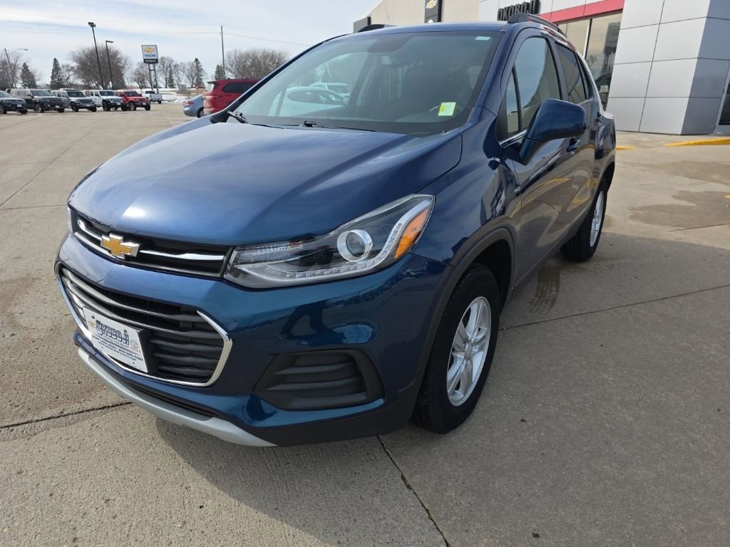 Used 2020 Chevrolet Trax LT with VIN KL7CJPSB9LB329531 for sale in Spirit Lake, IA