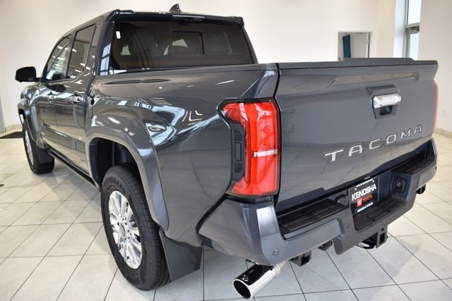Certified Used 2025  Toyota Limited image 6