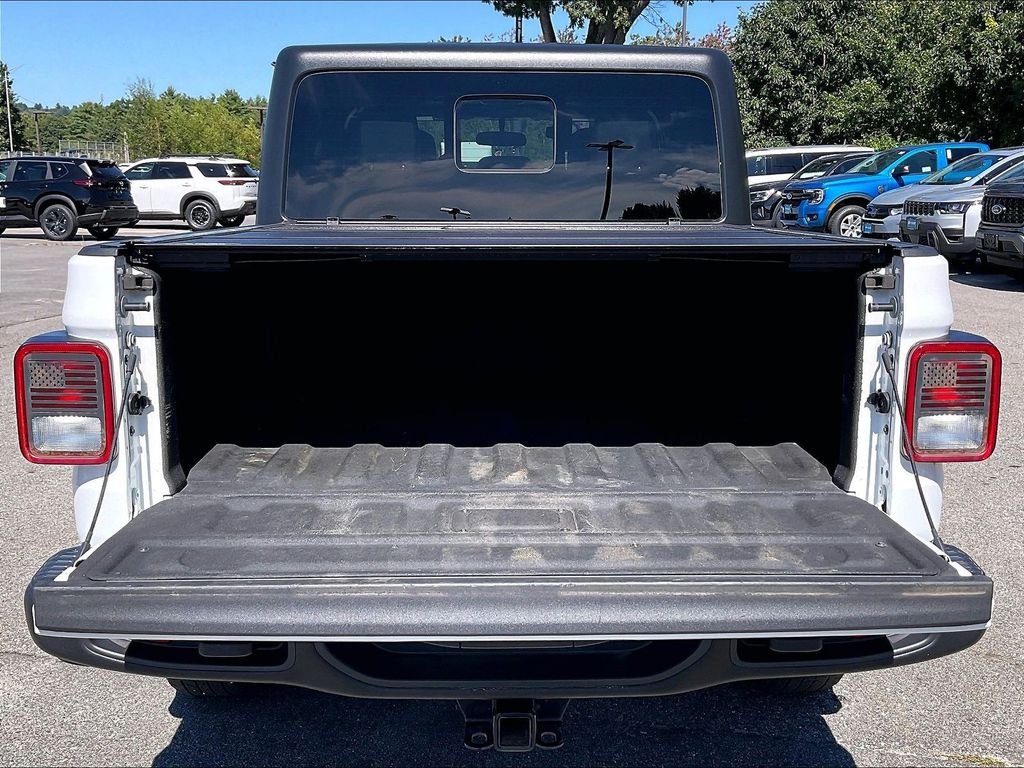 Used 2023 Bright White Clearcoat Jeep  image 32