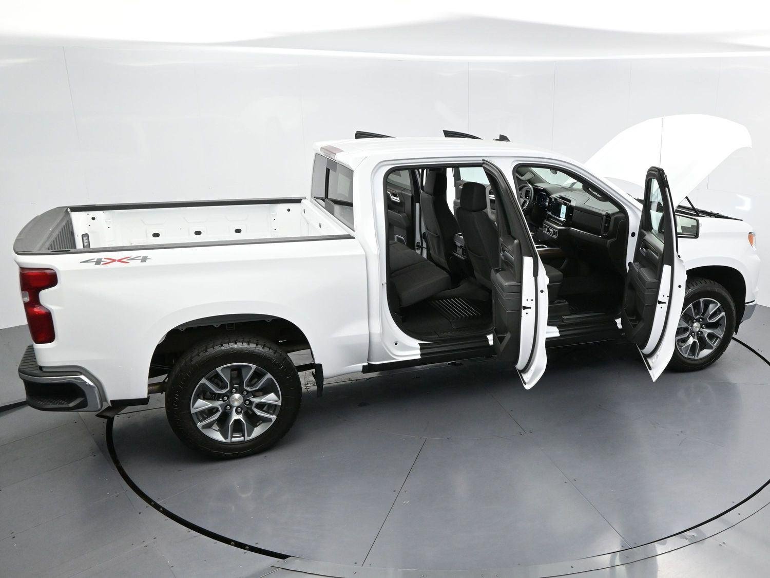 Used 2025 Summit White Chevrolet LT image 39
