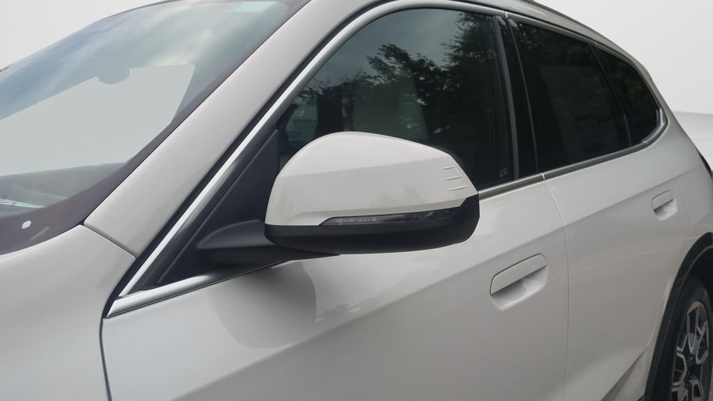 New 2026 Alpine White BMW xDrive28i image 29
