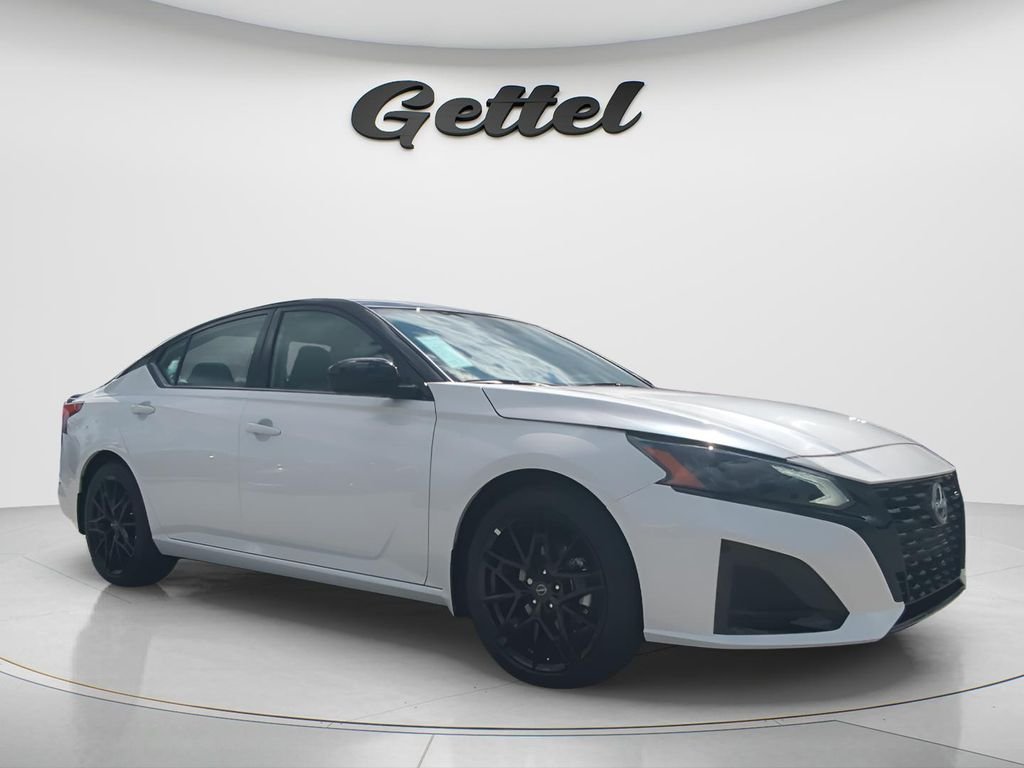 New 2026 Pearl White TriCoat / Super Black Two-tone Nissan SR Midnight Edition® image 3