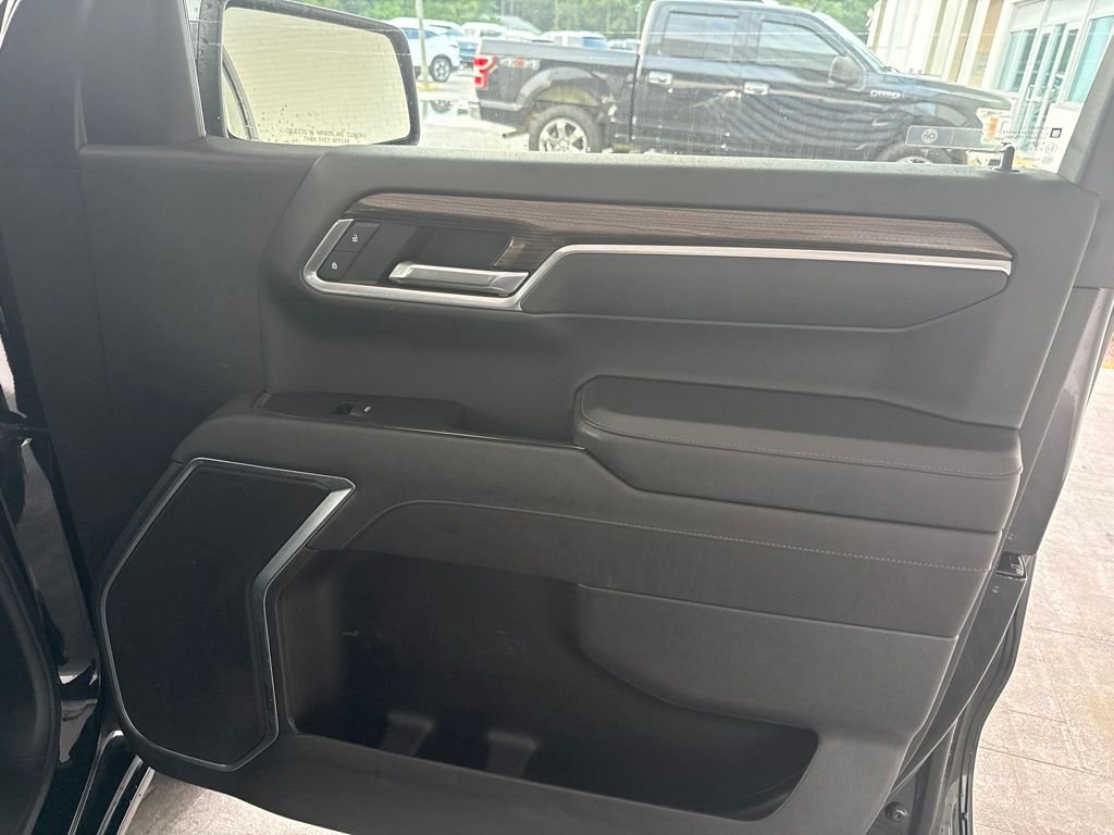 Used 2022 Black Chevrolet LT image 37