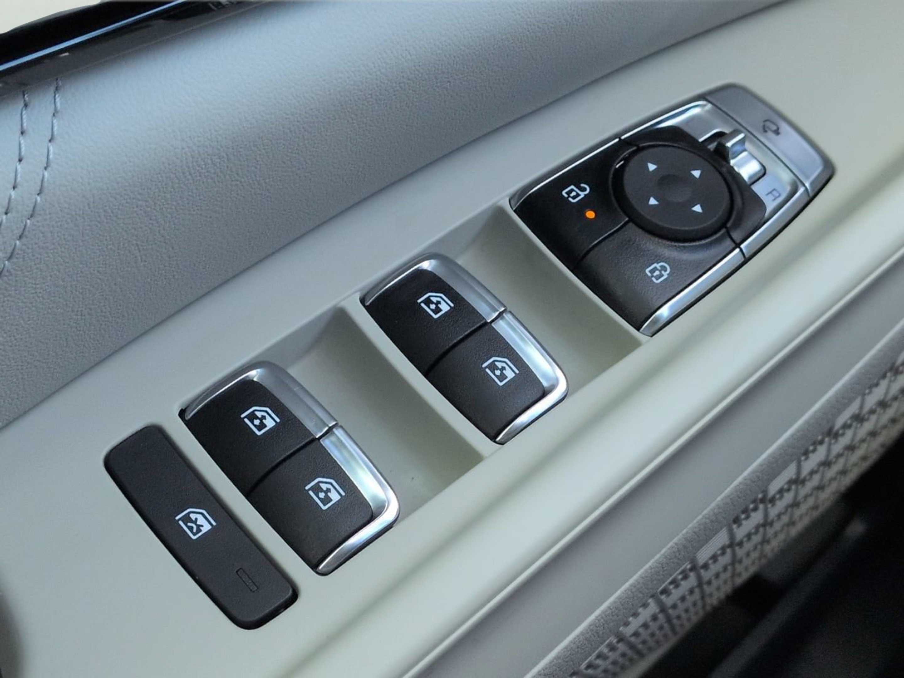 New 2026 Ivory Silver Kia SX Prestige image 31