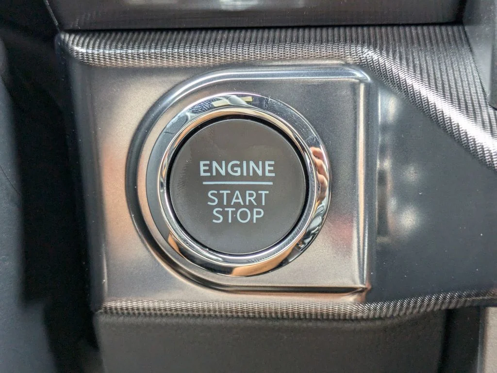 New 2026 Oxford White Ford Lariat image 31