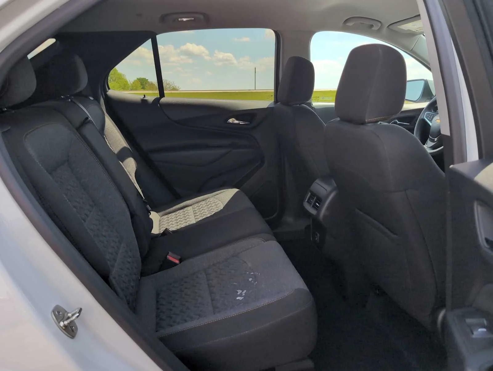 Used 2024 Summit White Chevrolet LT image 25