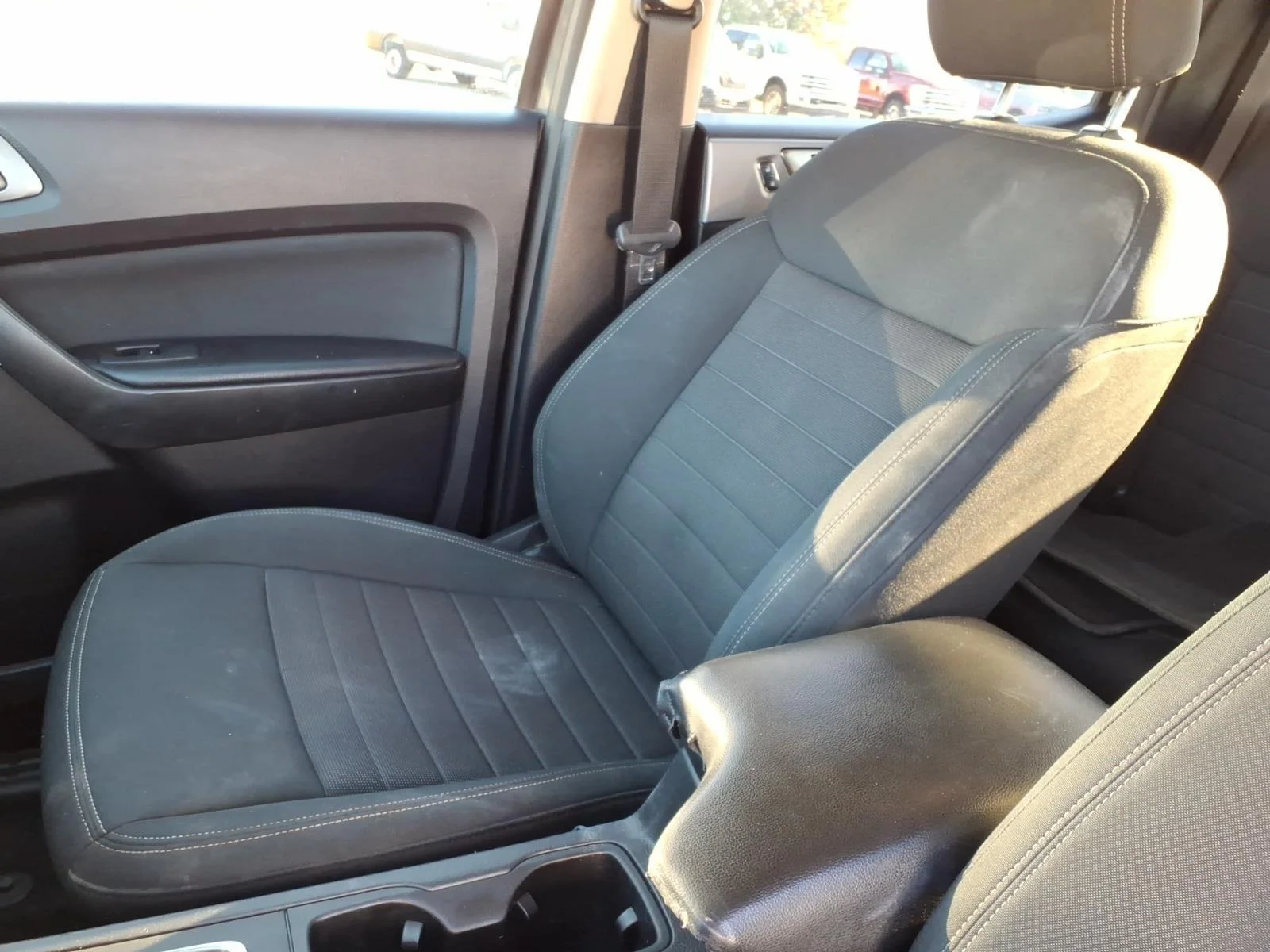 Used 2019 Magnetic Metallic Ford XLT image 22