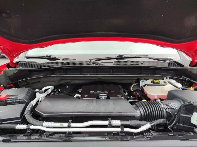 Used 2023 Red GMC Elevation image 31