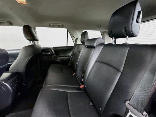 Certified Used 2024 CLASSIC SILVER METALLIC Toyota  image 30