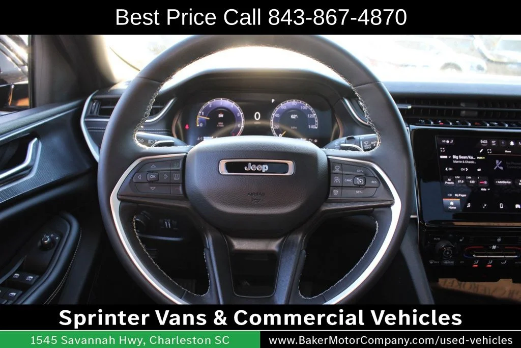 Used 2023 Diamond Black Jeep Altitude X image 5