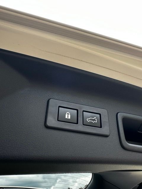 Used 2025 Crystal White Pearl Subaru Sport image 27