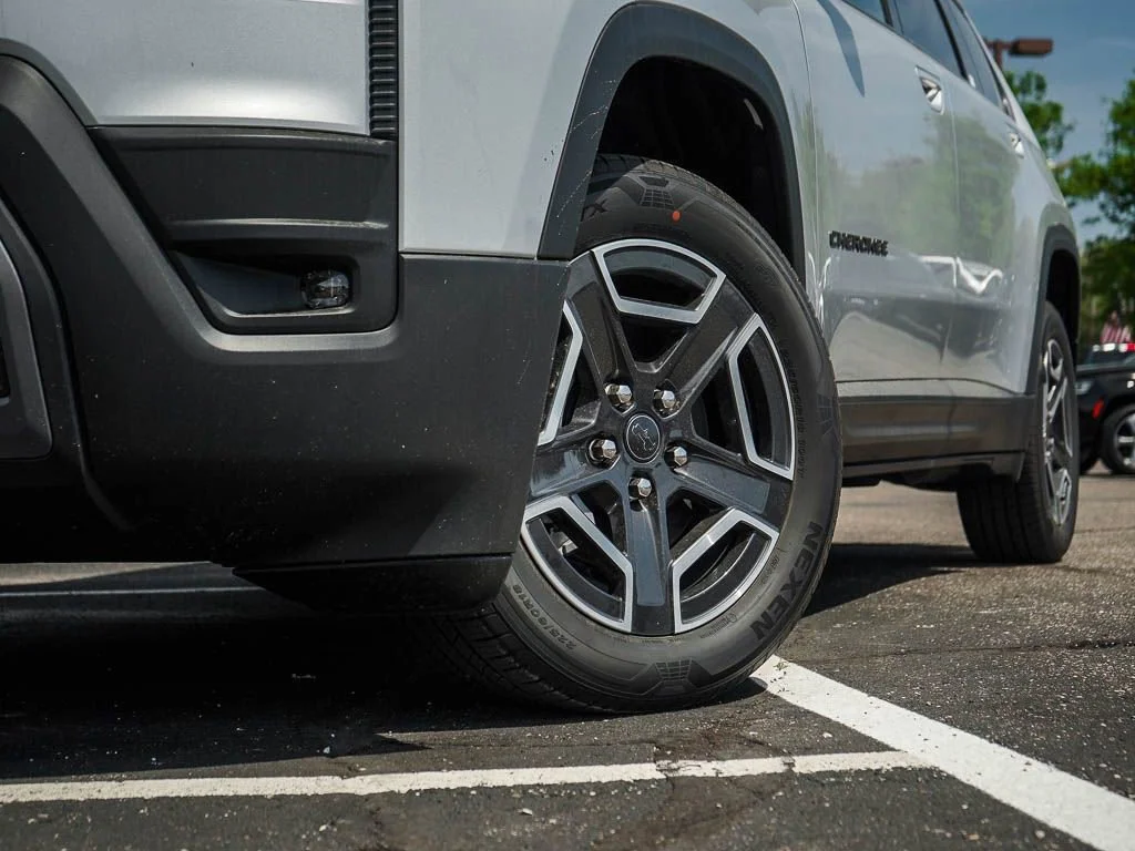 New 2026 Silver Zynith Clearcoat Jeep Limited image 6