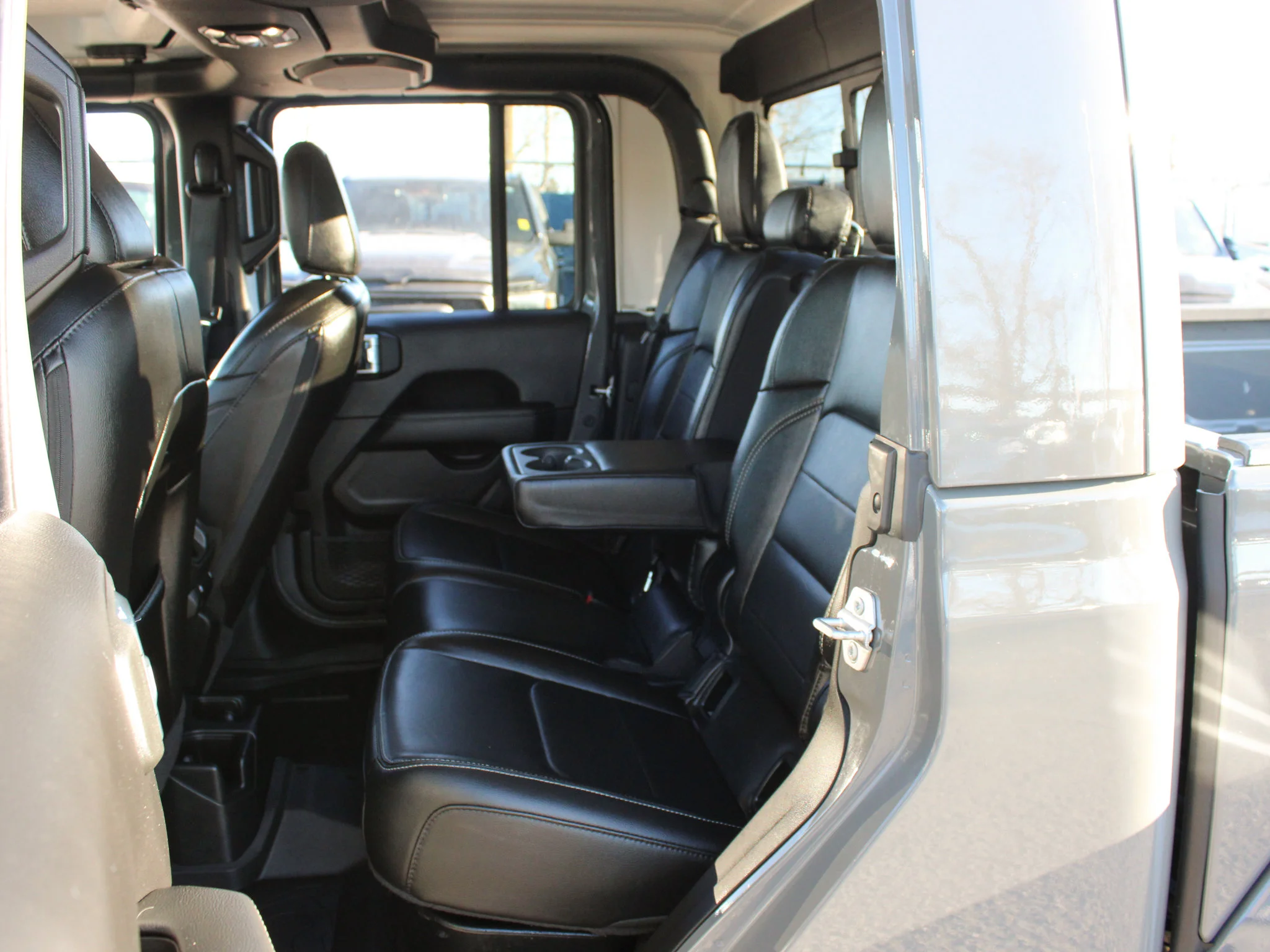 Certified Used 2023 Grey Jeep Overland * No Accidents | V6 | Heated McKinley Leather | Trailer Tow Package image 18