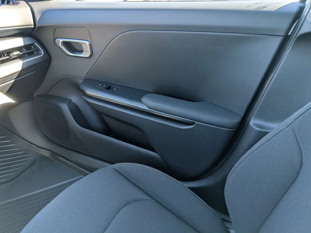 New 2027 Snow White Pearl Kia LXS image 39