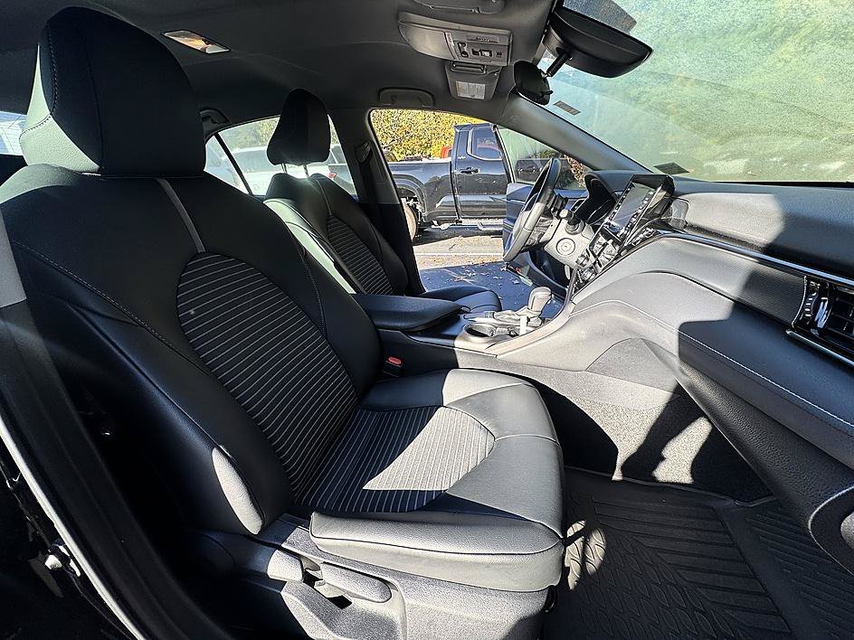 Used 2023 Midnight Black Metallic Toyota SE image 15